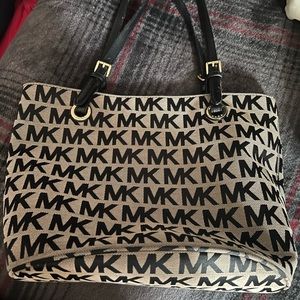 Micheal Kors shoulder bag
